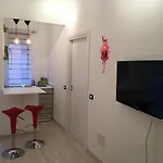 Milan Nice Apartment With Parking Close To The Metro